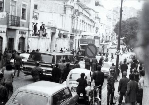 Funeral de José António Ribeiro Santos cercado pela polícia, 14 de outubro de 1972 (ANTT)
